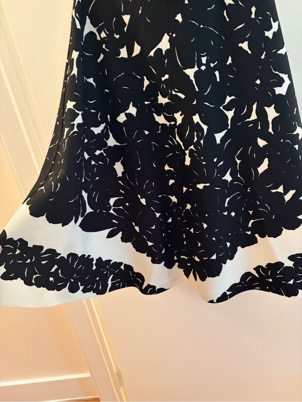 NWOT, Size 8, White House Black Market Black & White Strapless Floral Midi Dress - Picture 5 of 16